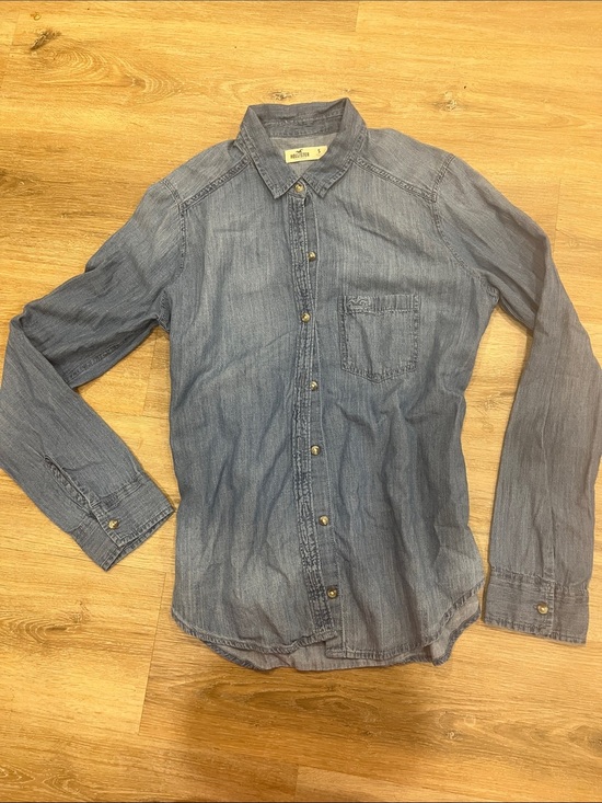 Hollister Tops - Hollister Light Blue Denim Button-Down Shirt